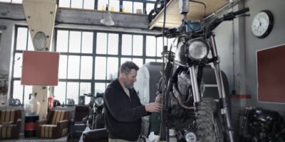 Trgovina motociklima, delovima i priborom, održavanje i popravka motocikala