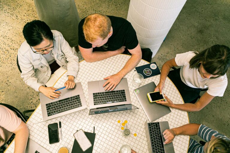 Digitalni marketing kao ključni element uspešne online promocije i SEO strategije u Srbiji.